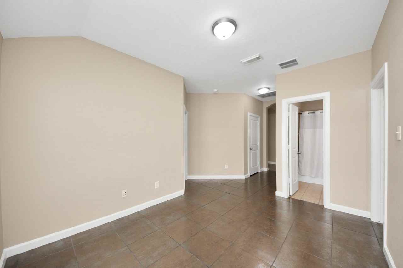 8226 Stratford Canyon Drive #8226 - Photo 4 of 44