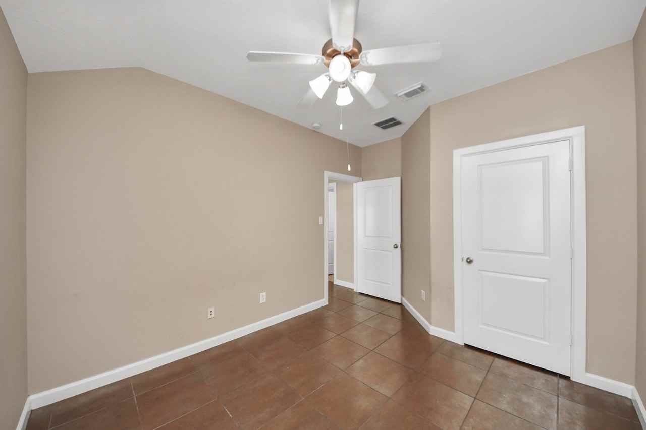 8226 Stratford Canyon Drive #8226 - Photo 6 of 44