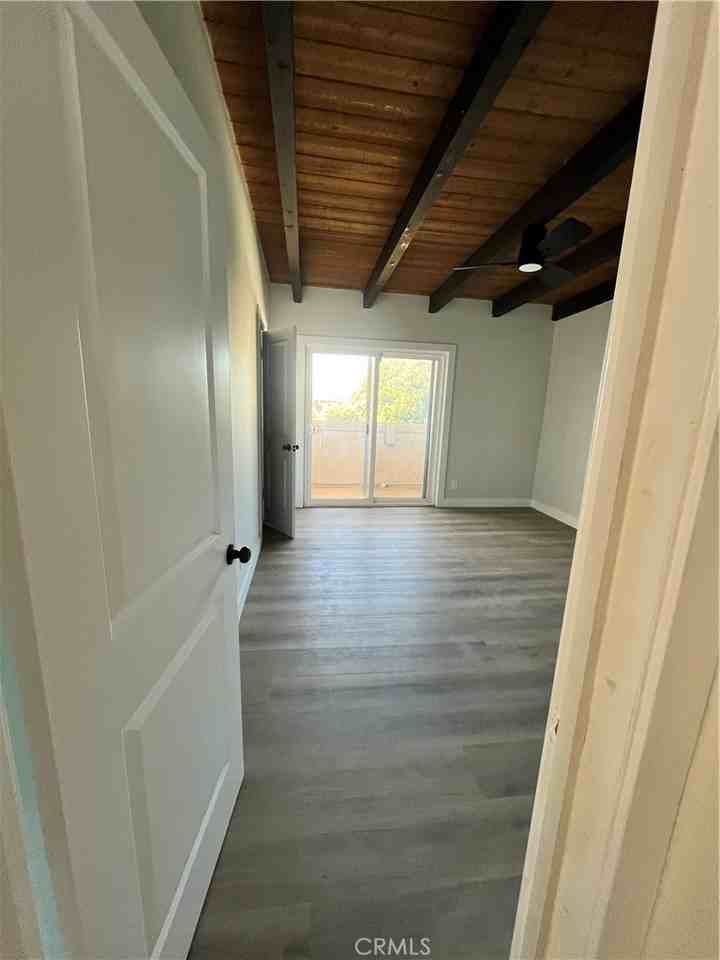 2007 Huntington Lane #2007-2 - Photo 6 of 22