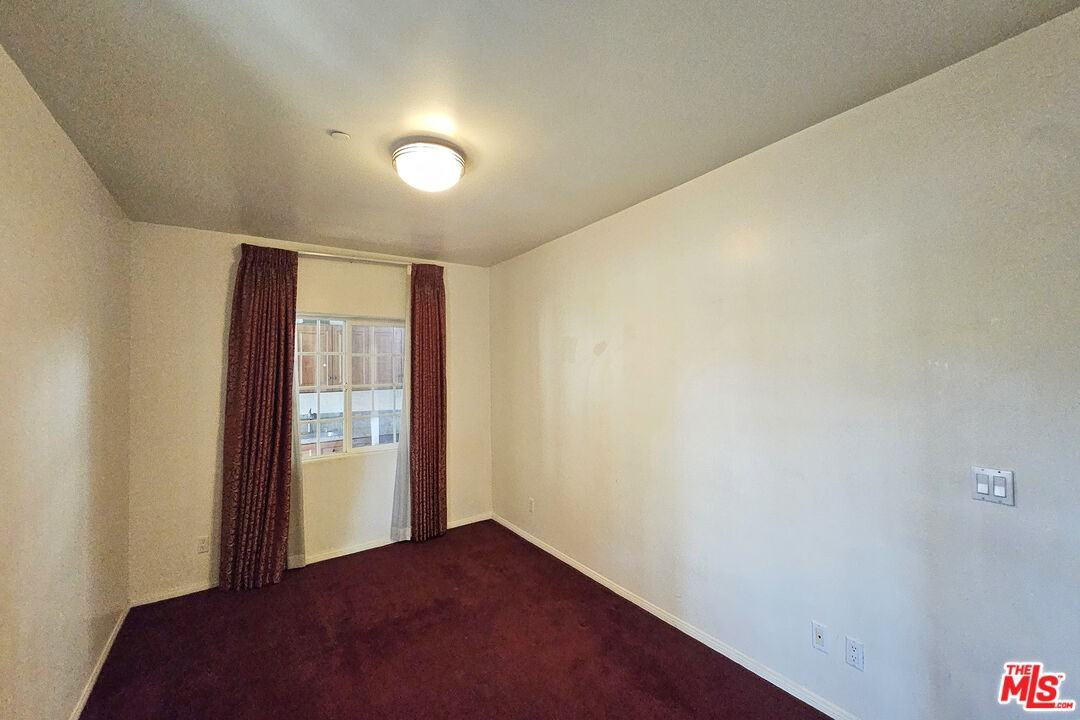 302 North Griffith Park Drive #302 - Photo 2 of 31