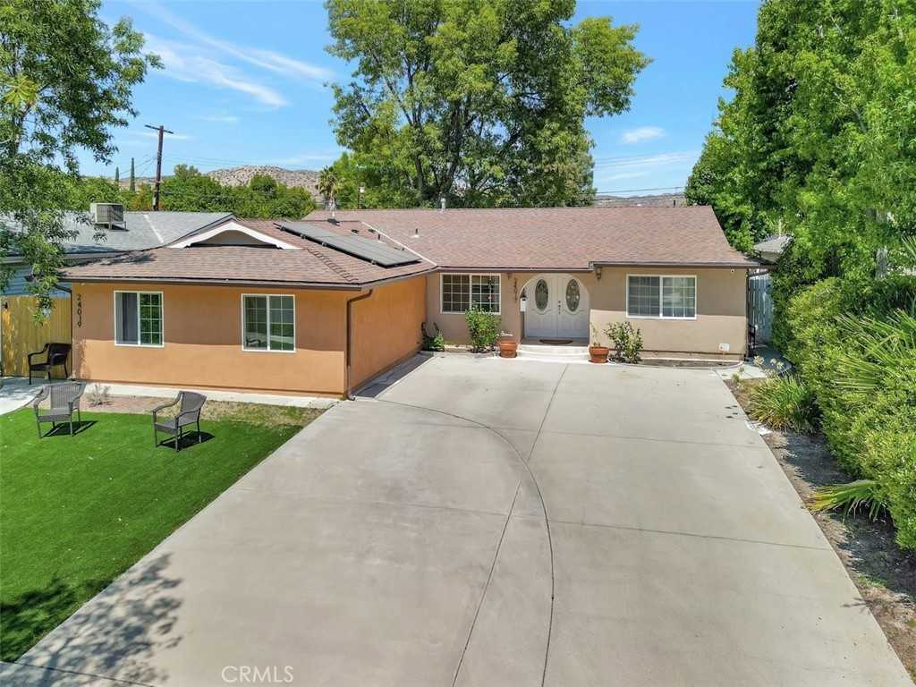 24017 Sylvan St #24017 - Photo 2 of 3