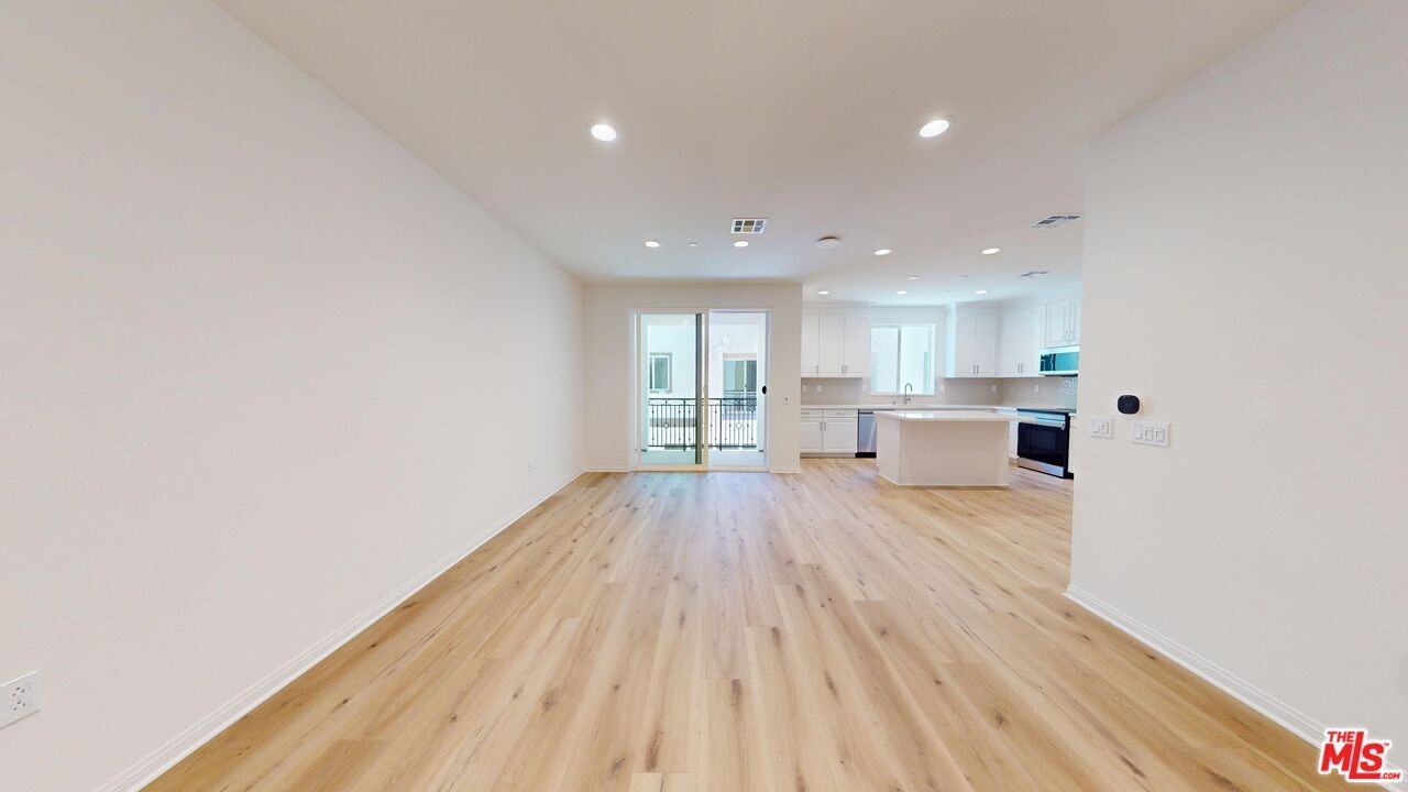 Anaheim Blvd #2410 - Photo 4 of 33