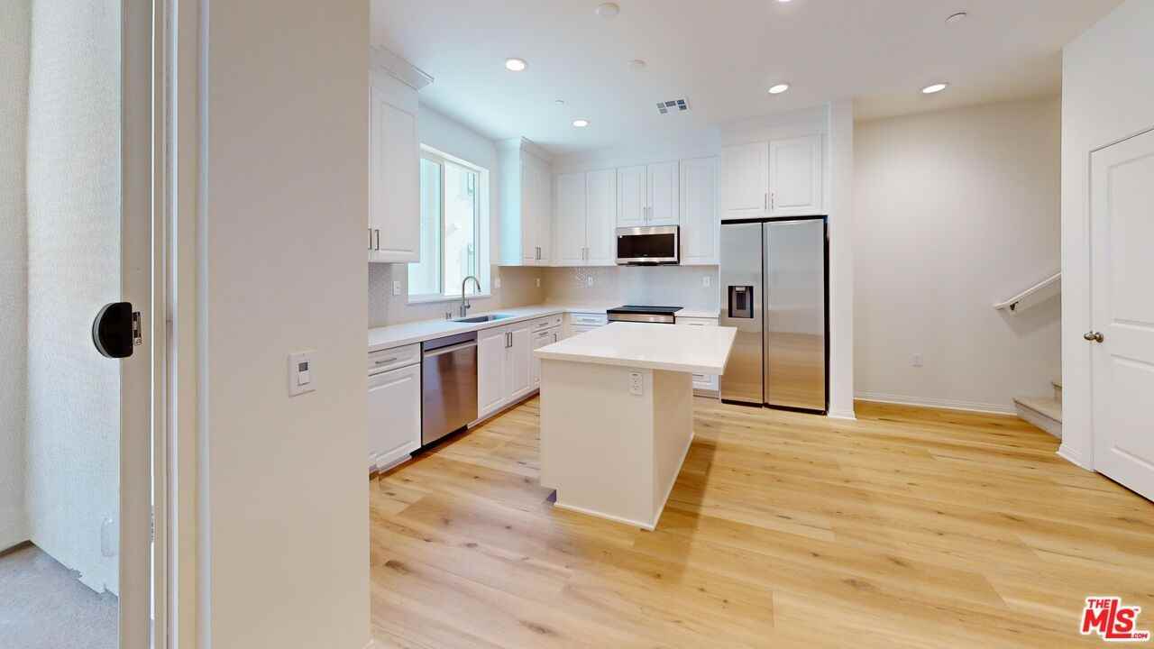 Anaheim Blvd #2410 - Photo 6 of 33