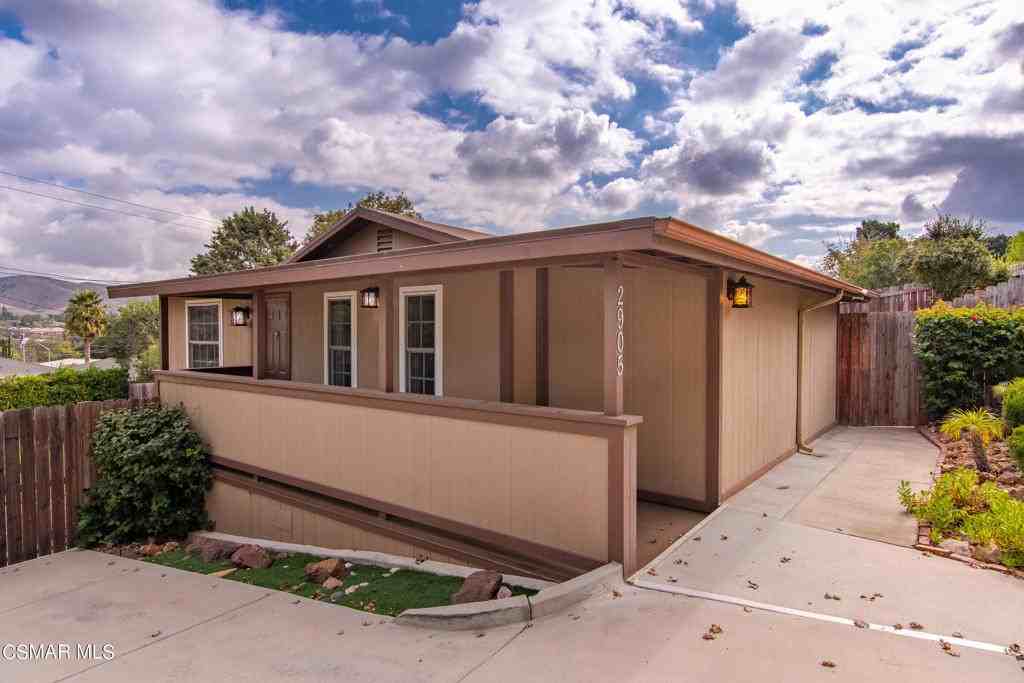 2905 Foothill Drive #2905 - Photo 3 of 32