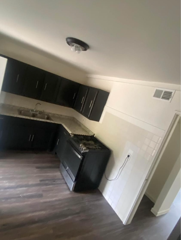 424 Dawson Circle - Photo 3 of 9