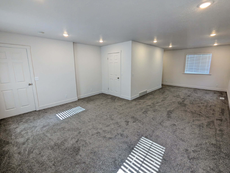 1760 Ne - Photo 7 of 25