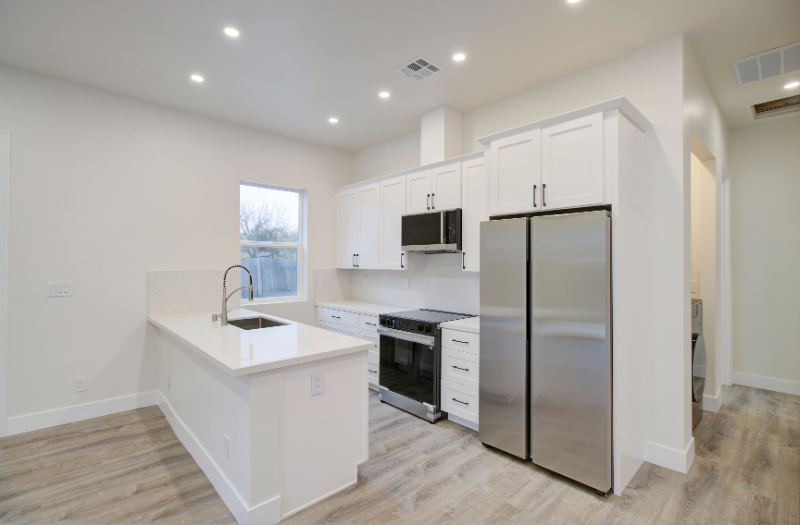 1648 Colusa Avenue - Photo 4 of 10