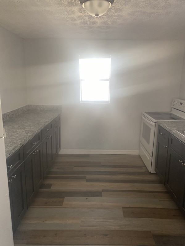 1541 Mccollum St - Photo 5 of 12