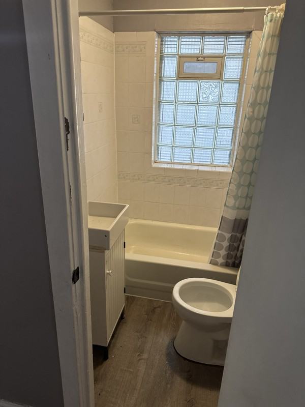 2222 Mccausland Avenue - Photo 2 of 8