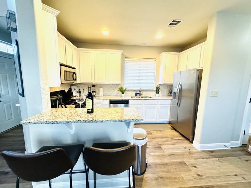 2801 Goodwin Avenue #A - Photo 5 of 33