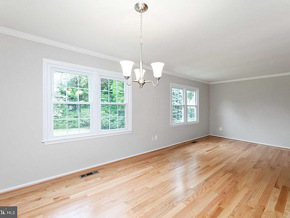 5307 Greenough Place - Photo 3 of 12