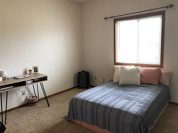 208 Northfield Road - Photo 6 of 10