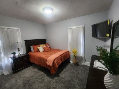 369 East Tuscarawas Avenue - Photo 3 of 26