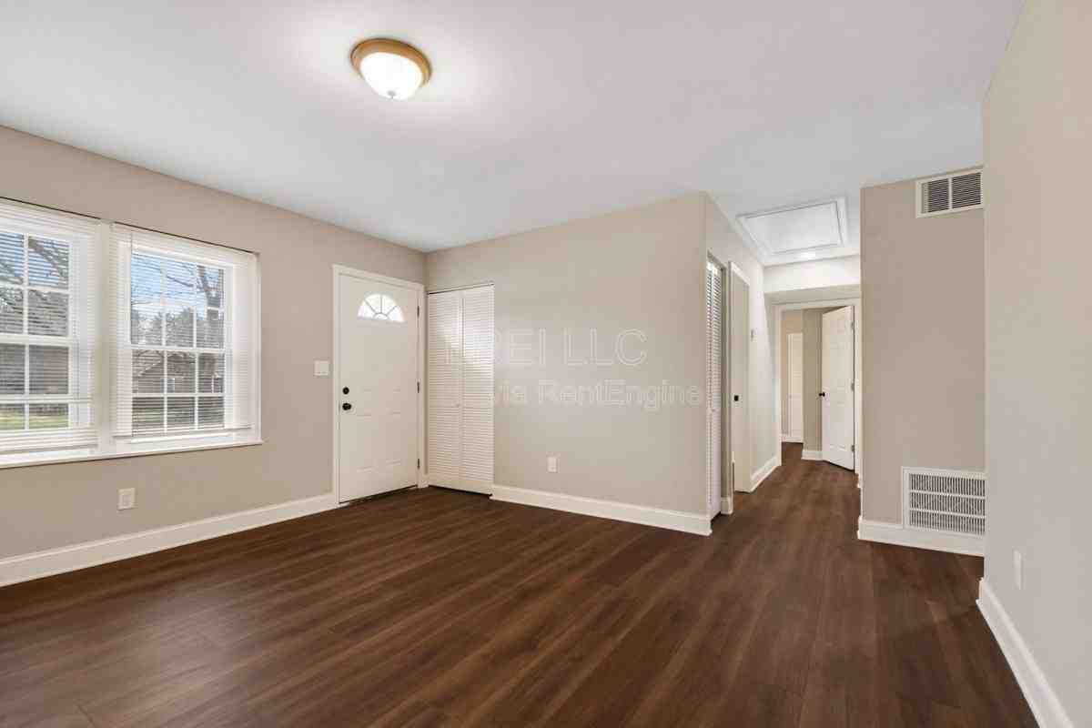 10501 Millers Ln - Photo 2 of 10