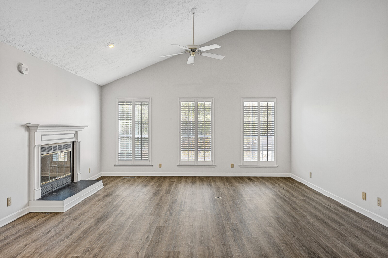 6015 Bradford Hills Drive - Photo 2 of 15