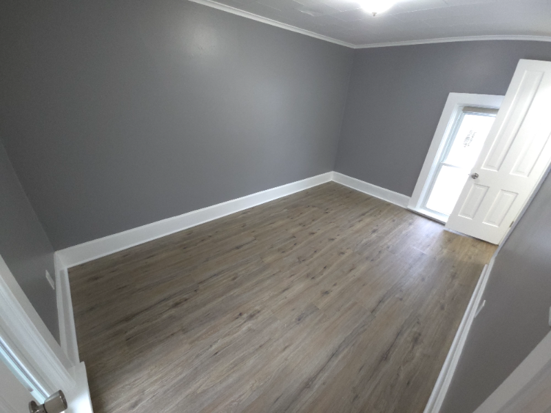 10906 North Woodstock Street #B - Photo 7 of 9