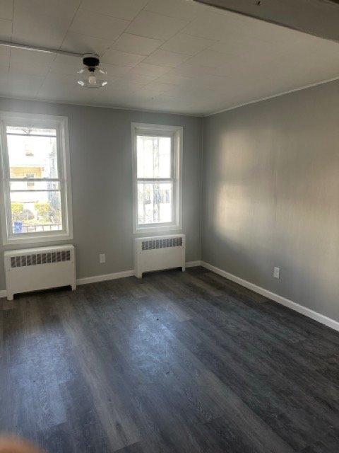 526 Selfridge St - Photo 4 of 5