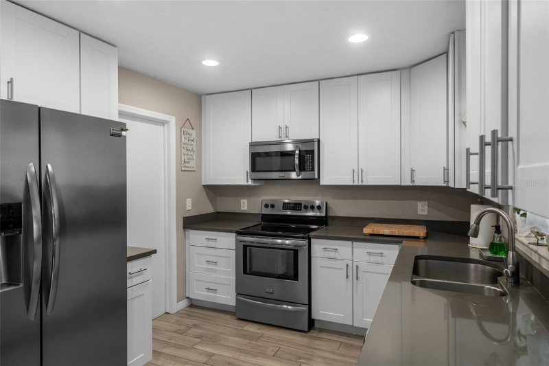 113 Cranbrooke Drive - Photo 4 of 18