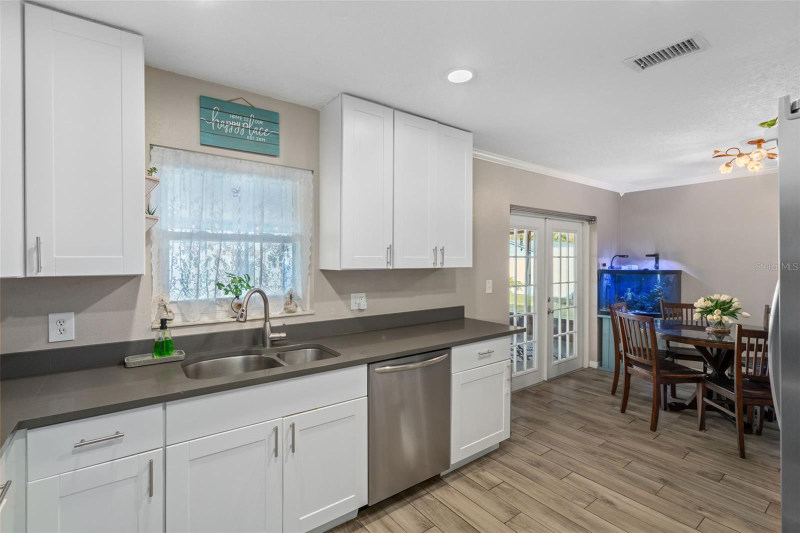 113 Cranbrooke Drive - Photo 5 of 18