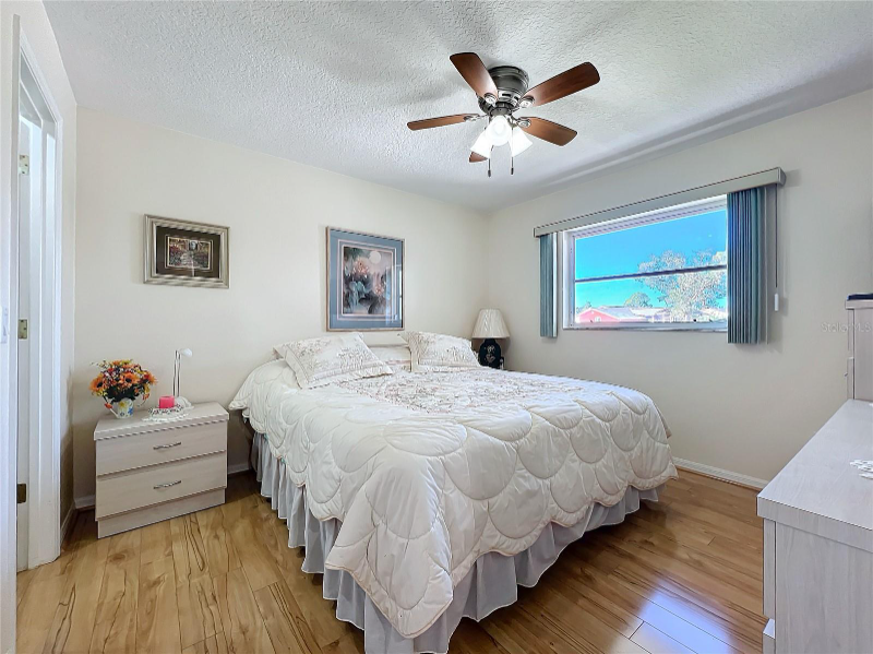 4365 Aladdin Avenue - Photo 6 of 20