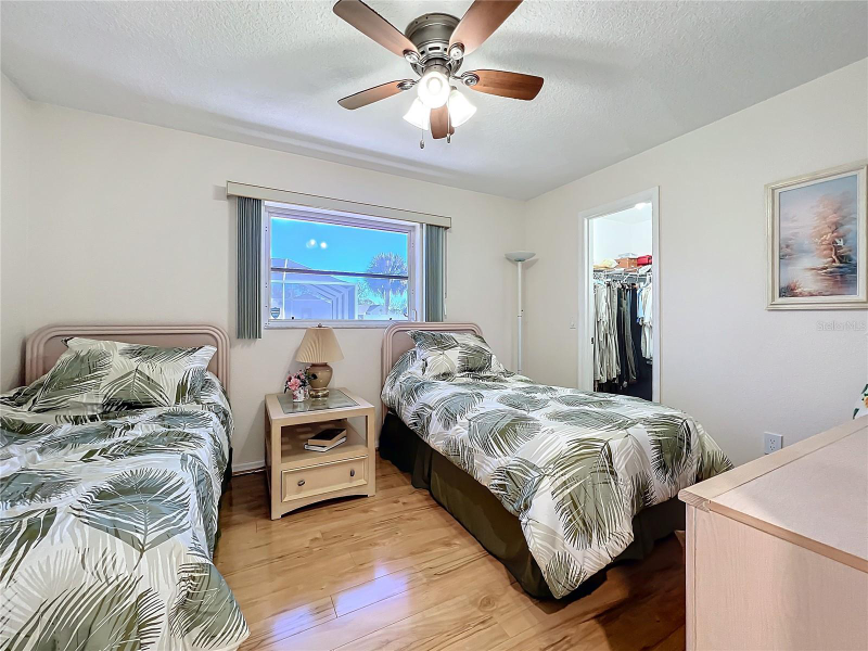 4365 Aladdin Avenue - Photo 7 of 20