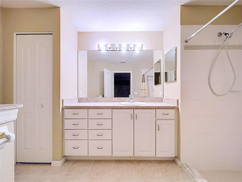 18736 Bent Pine Drive - Photo 5 of 16