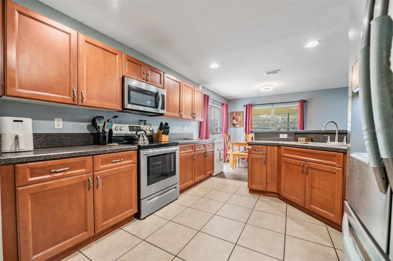 11367 Cocoa Beach Drive - Photo 4 of 22