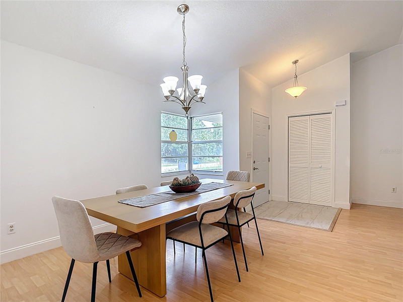 5344 Lowell Avenue - Photo 4 of 19