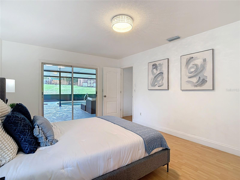 5344 Lowell Avenue - Photo 5 of 19