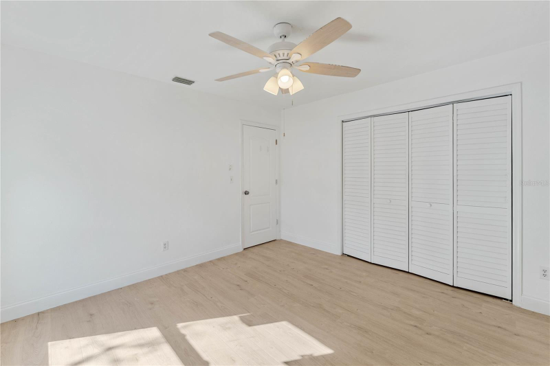 5344 Lowell Avenue - Photo 6 of 19