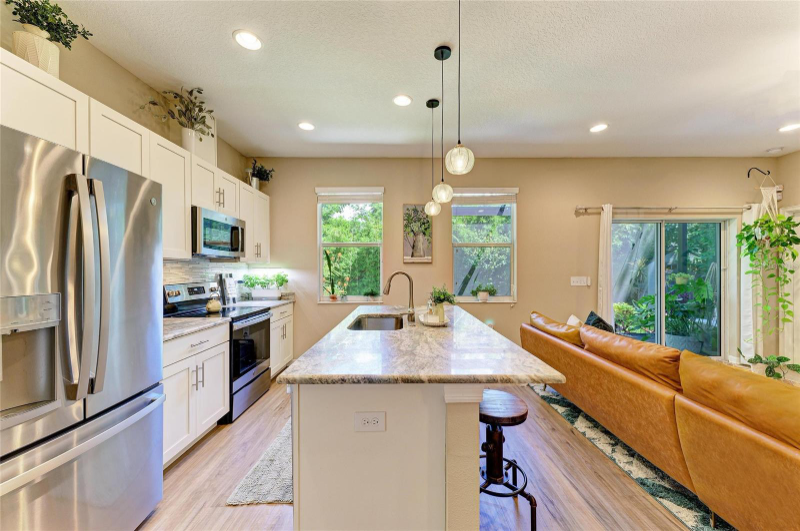 2304 East 22nd Avenue - Photo 4 of 20