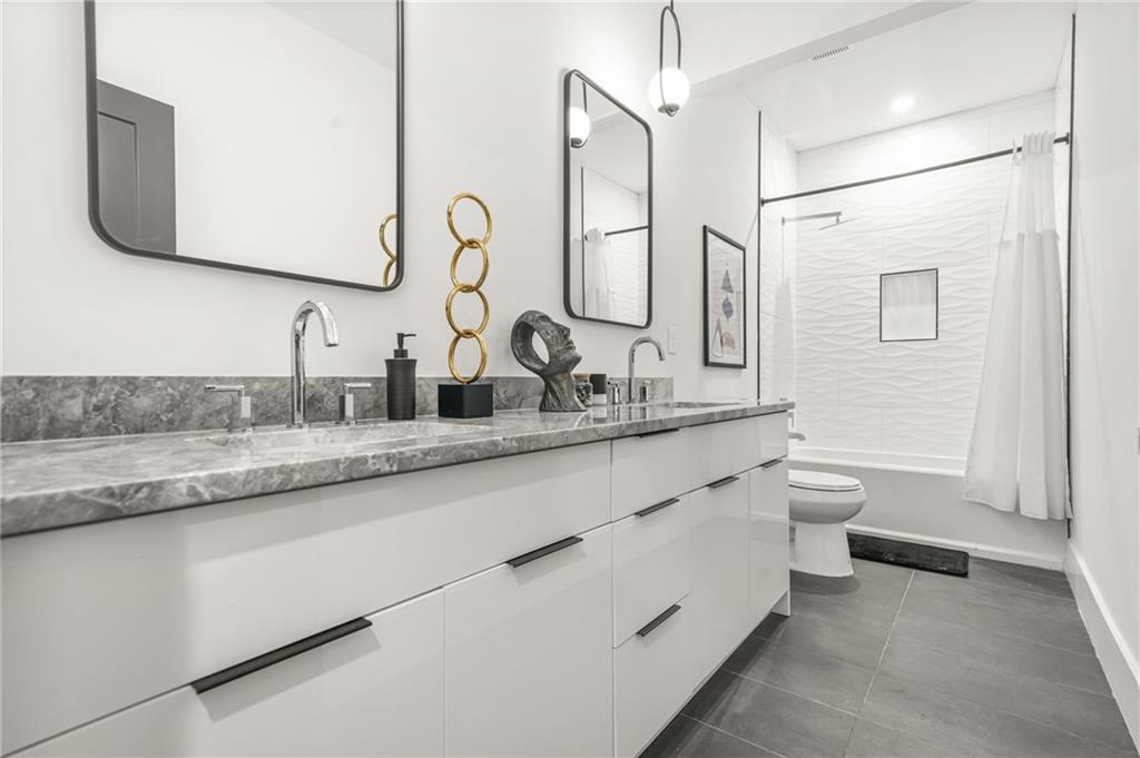 2186 Park Terrace - Photo 4 of 38