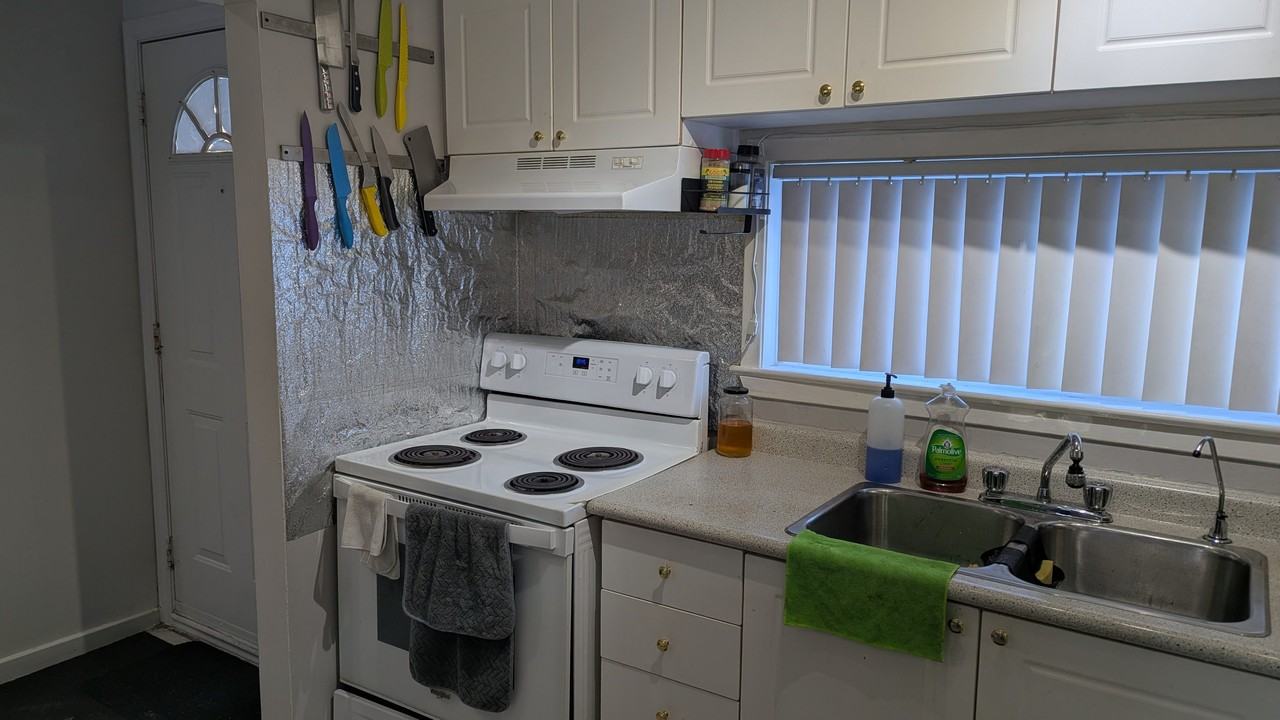 200 Van Horne Avenue #14 - Photo 5 of 17