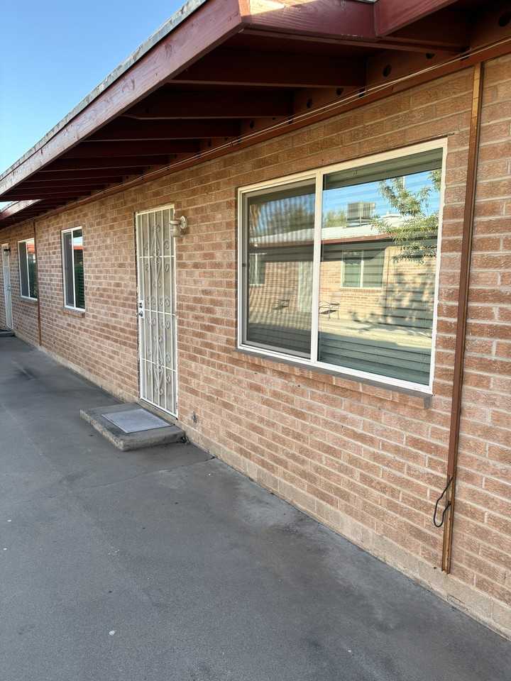 203 E Glenn St #203 - Photo 2 of 16