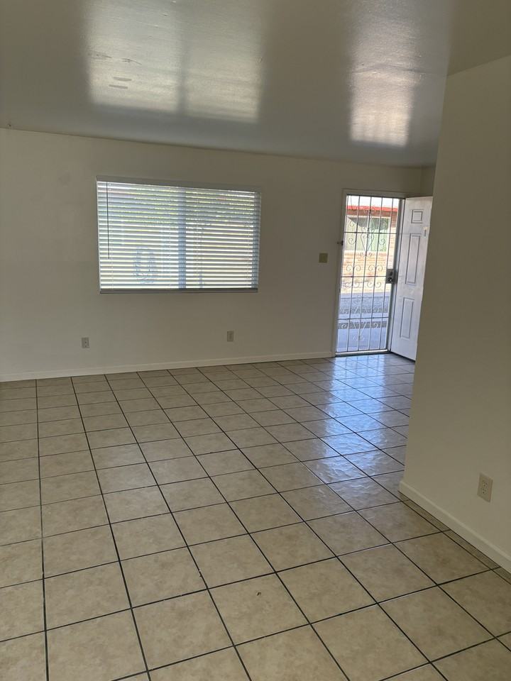 203 E Glenn St #203 - Photo 4 of 16