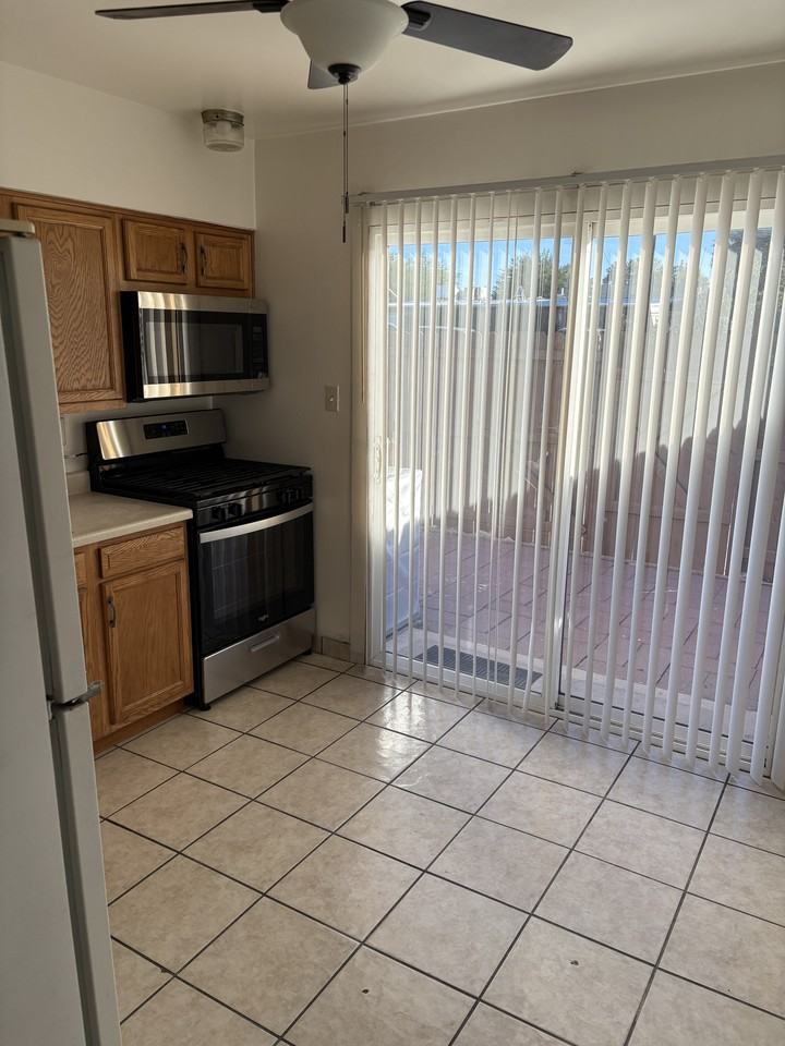 203 E Glenn St #203 - Photo 7 of 16