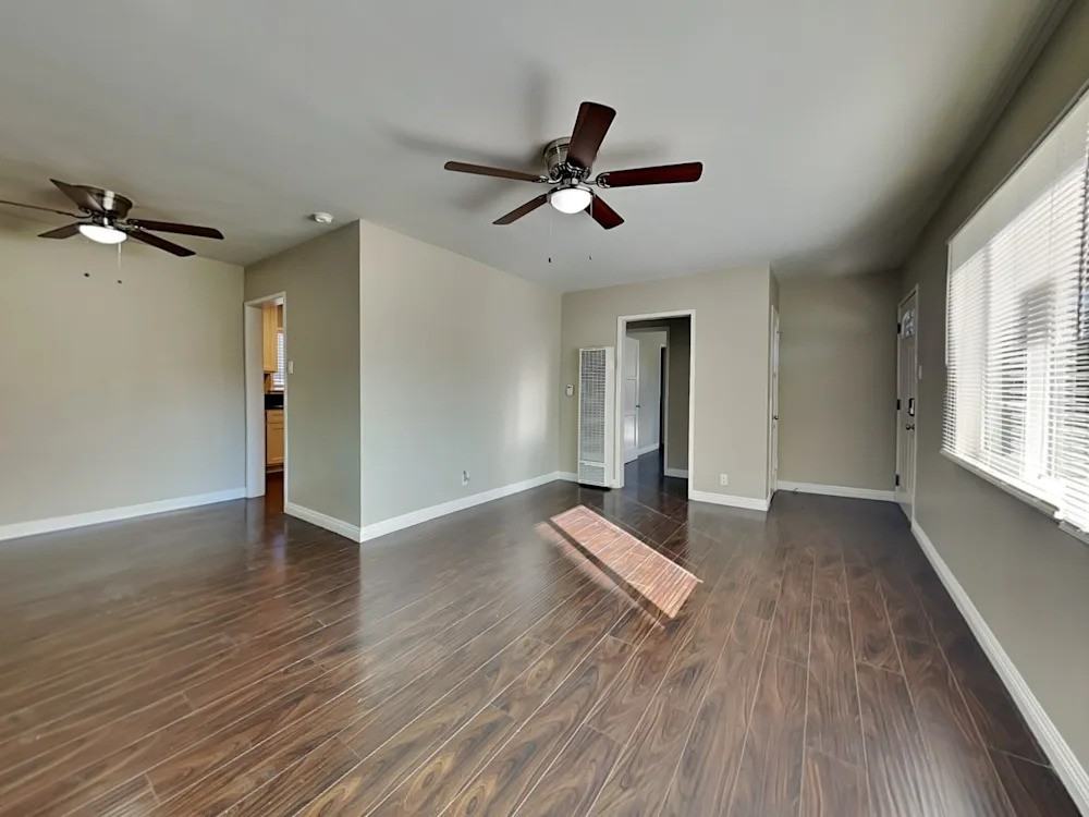 2023 Wesleygrove Avenue - Photo 3 of 14