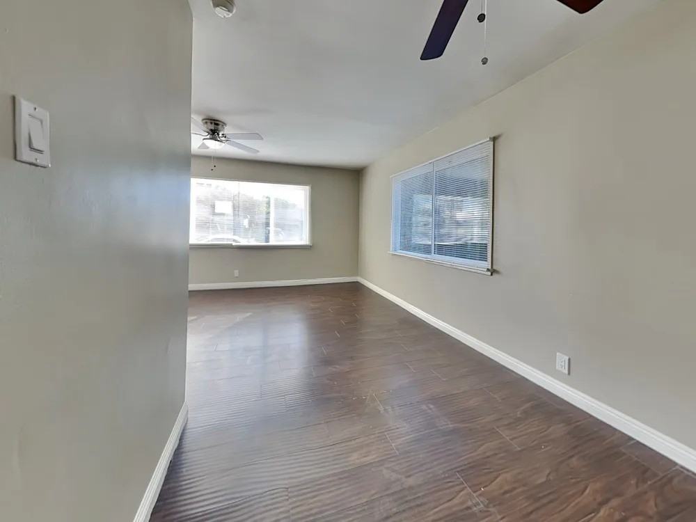 2023 Wesleygrove Avenue - Photo 4 of 14