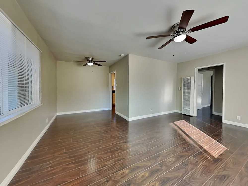 2023 Wesleygrove Avenue - Photo 6 of 14