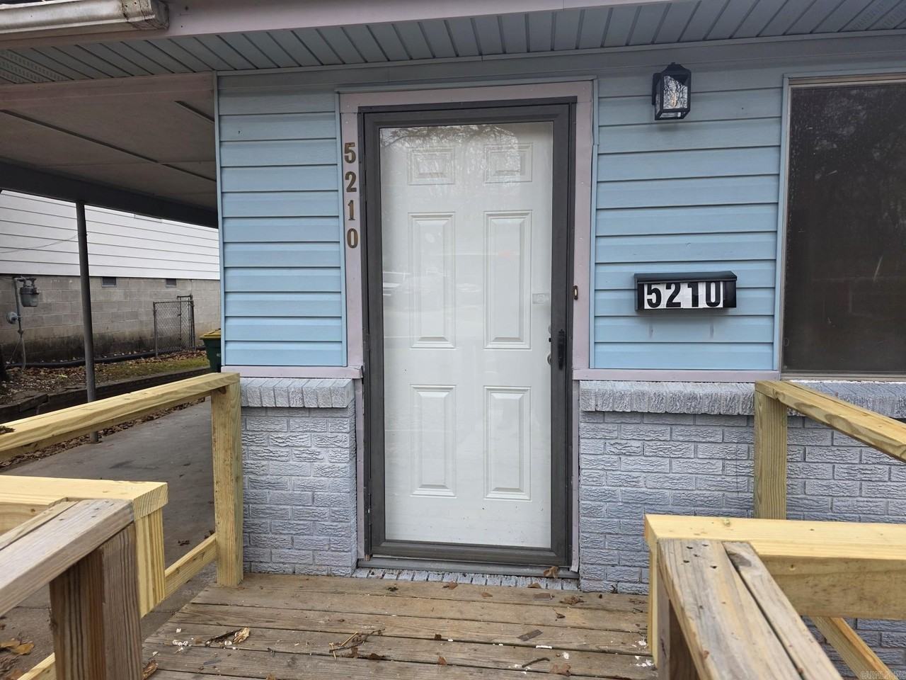 5210 Chandler Street - Photo 3 of 22