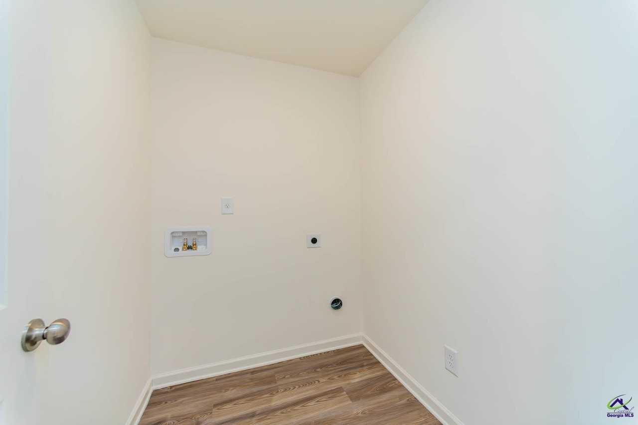 307 Gazebo Drive - Photo 4 of 41