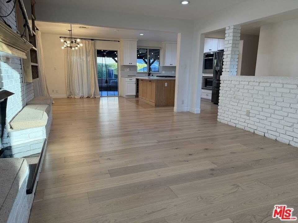 7656 Capistrano Avenue - Photo 5 of 42