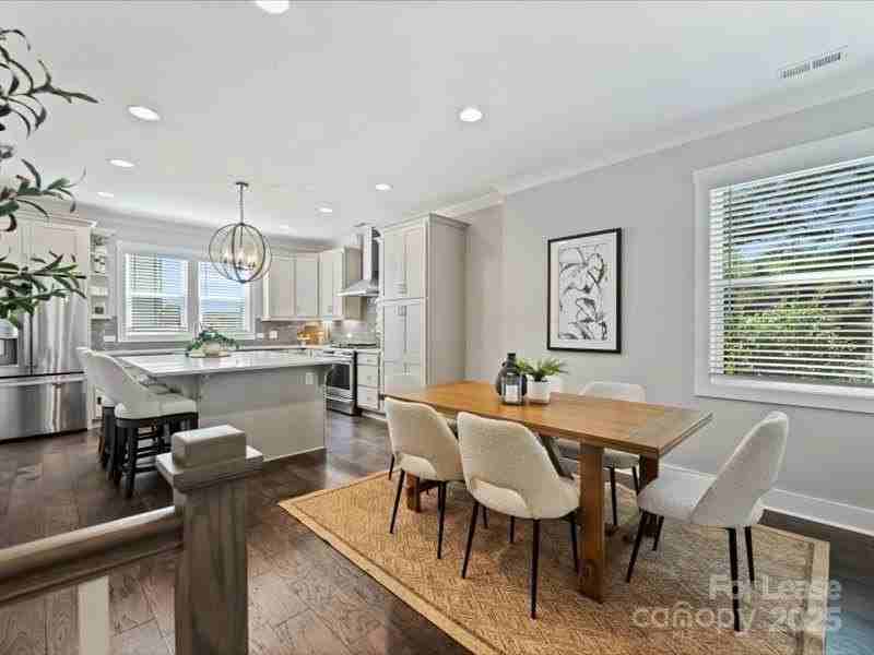 1615 Chatham Avenue - Photo 7 of 37