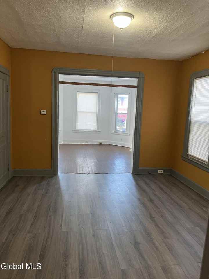 1638 Van Vranken Avenue - Photo 3 of 11