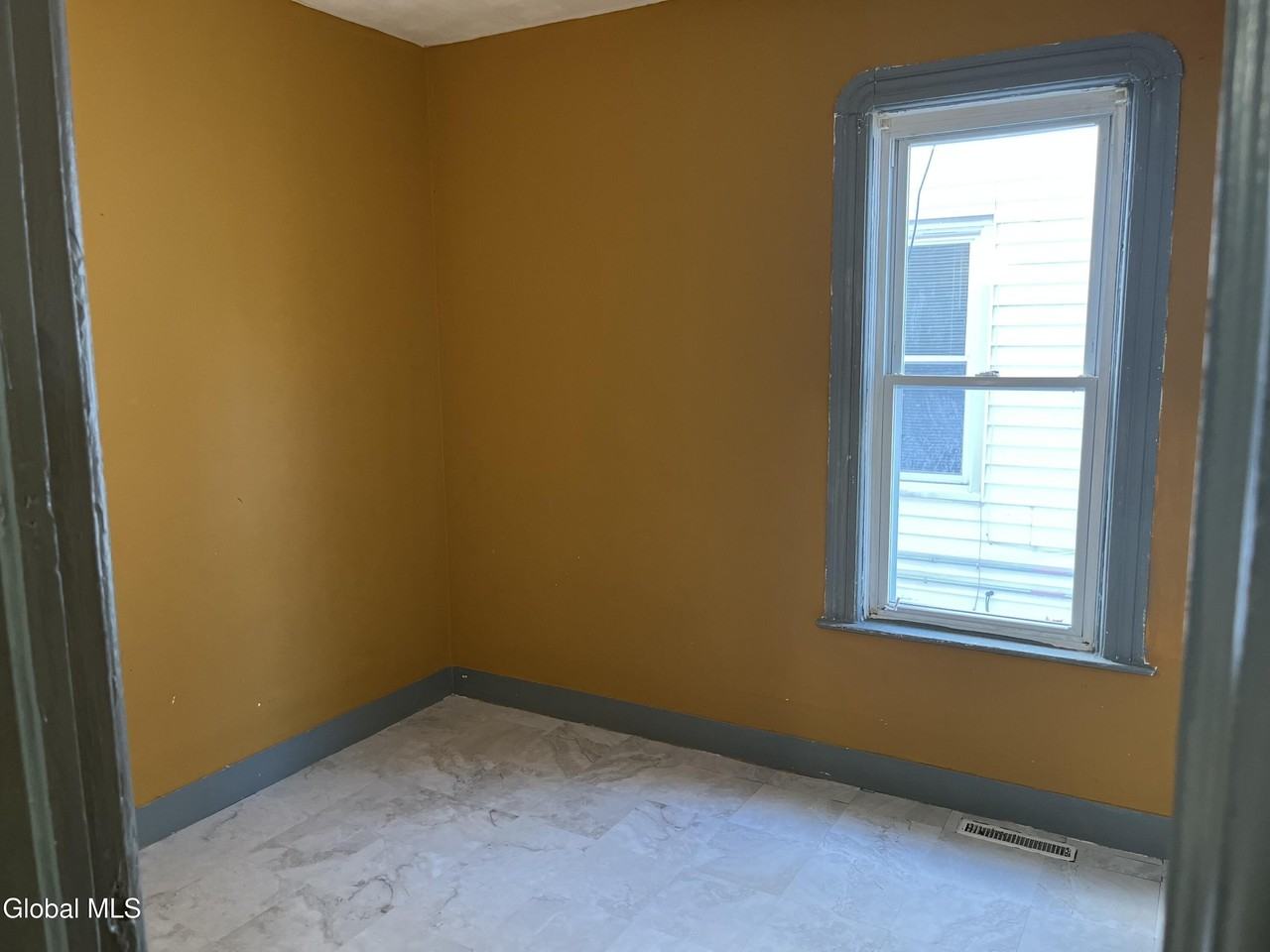 1638 Van Vranken Avenue - Photo 4 of 11