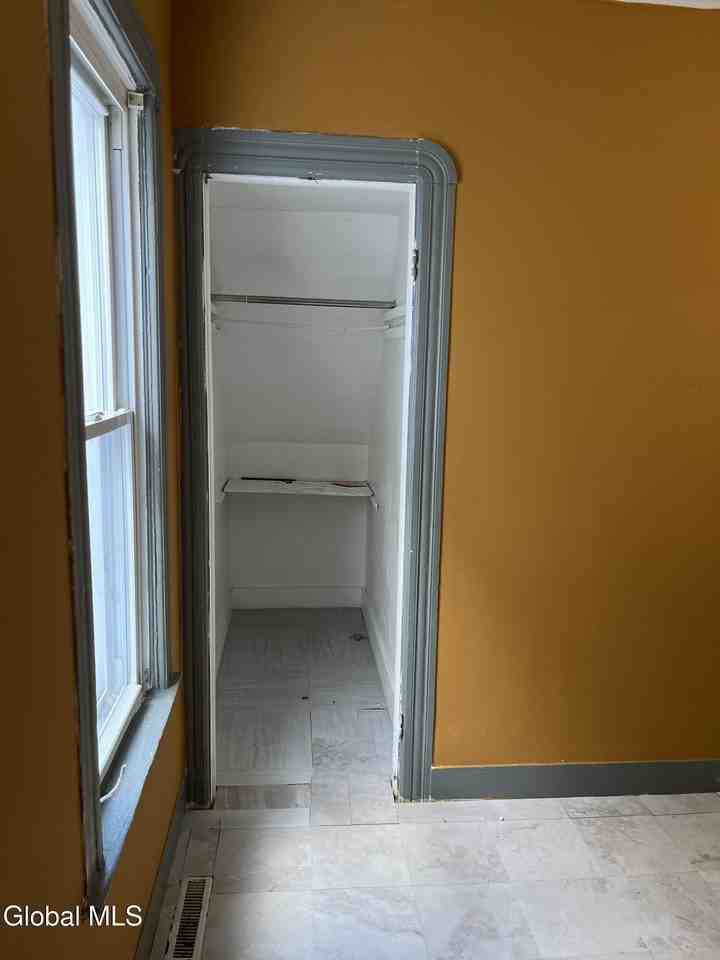 1638 Van Vranken Avenue - Photo 5 of 11