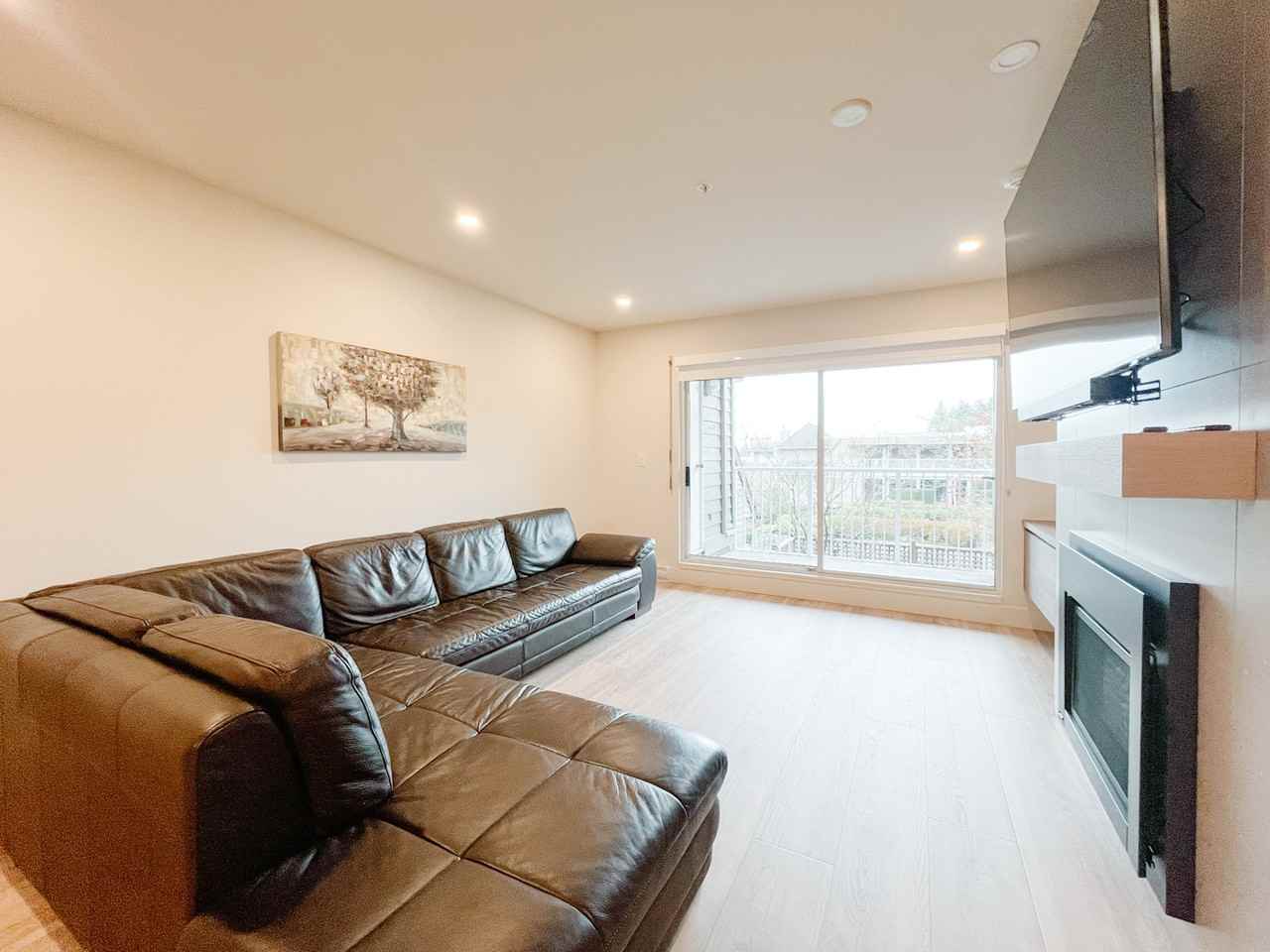 1050 Bowron Court - Photo 7 of 27