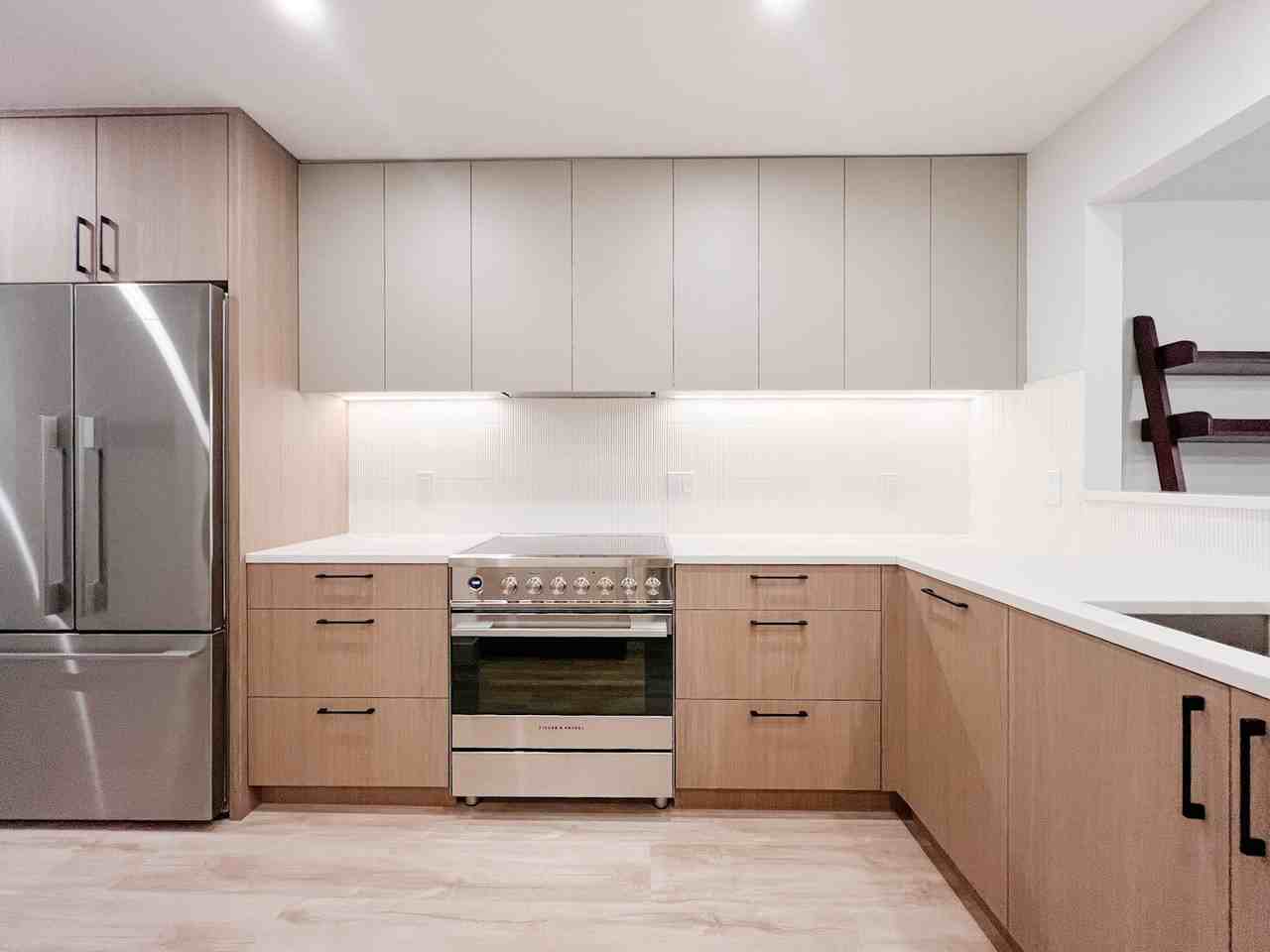 1050 Bowron Court - Photo 4 of 27