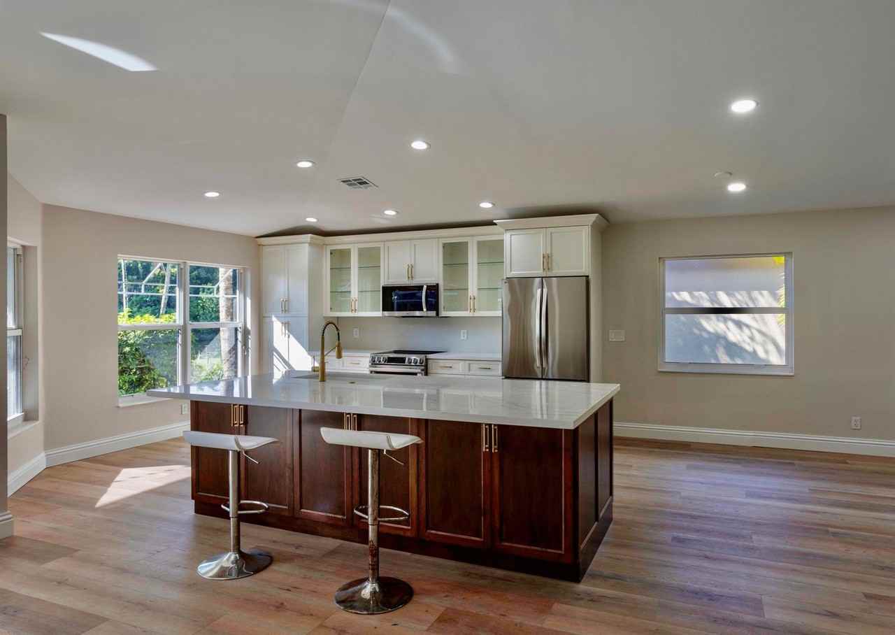 1605 South Club Drive - Photo 3 of 28