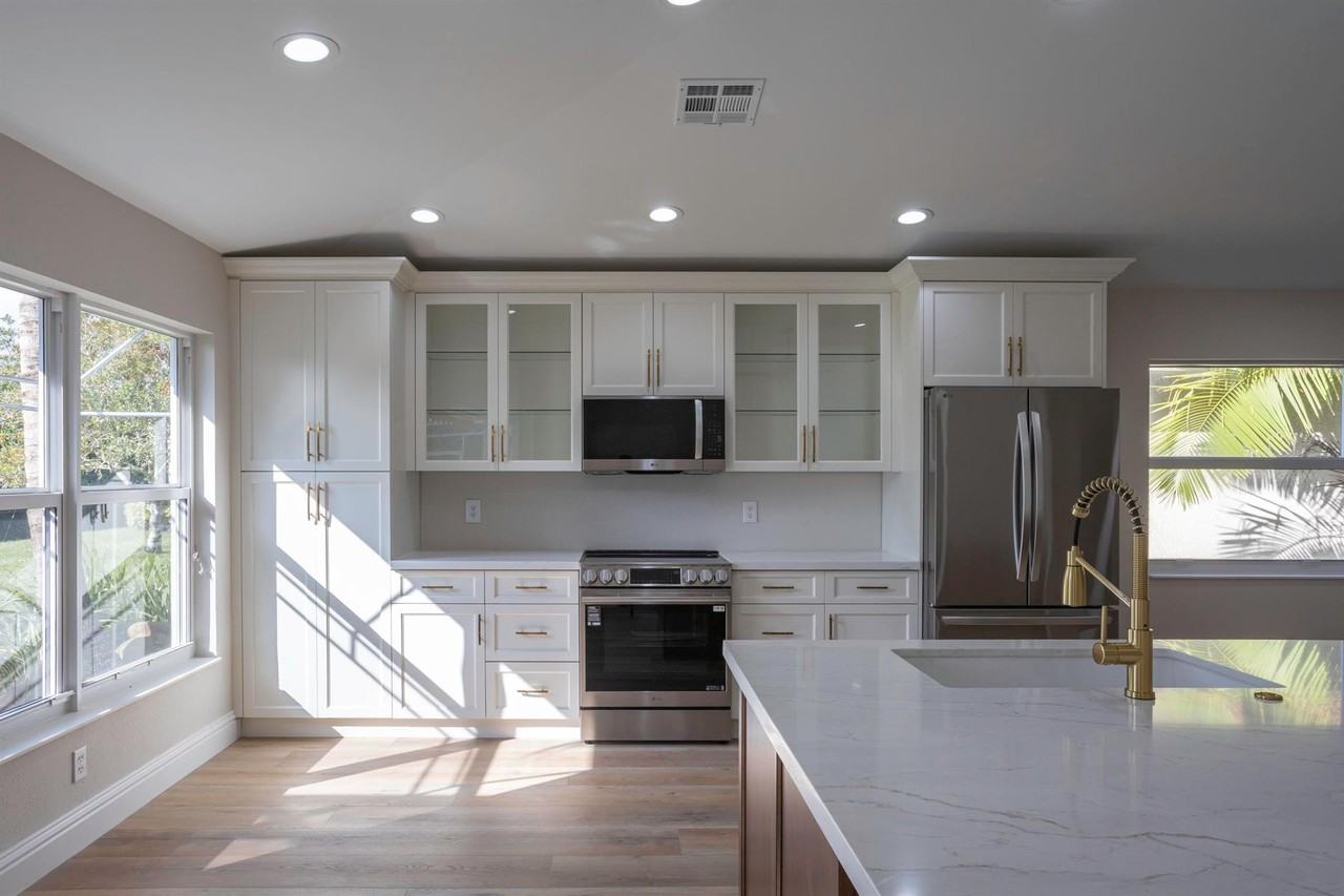 1605 South Club Drive - Photo 4 of 28